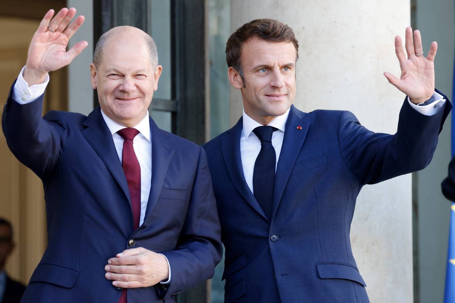 exclusif. emmanuel macron et olaf scholz batir notre europe pour la prochaine generation